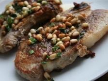 Мясо с кедровыми орешками