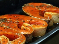 Миндальное масло лучше всего сочетается из рыбы с форелью
