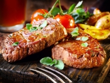 Мясное блюдо с миндальным маслом имеет очень изысканный вкус