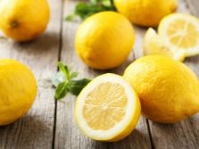 Лимонный курд рецепт джейми. kak prigotovit limonnyj kurd 16. Лимонный курд рецепт джейми фото. Лимонный курд рецепт джейми-kak prigotovit limonnyj kurd 16. картинка Лимонный курд рецепт джейми. картинка kak prigotovit limonnyj kurd 16. Лимонный курд — это своего рода заварной крем на лимонном соке который можно использовать с тостами, блинчиками, булочками, печеньем. Лимонный курд подают как самостоятельный десерт или используют в качестве начинки для пирогов, пирожных, тартов или песочных тарталеток. Крем получается довольно плотный, а постояв немного в холодильнике, лимонный курд набирает хорошую структуру. Кроме того, приготовленный по рецепту Джейми Оливера лимонный курд имеет яркий цвет и очень аппетитный вид.