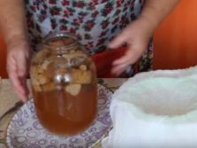 Как сделать квас в домашних условиях из хлеба без дрожжей для окрошки. Смотреть фото Как сделать квас в домашних условиях из хлеба без дрожжей для окрошки. Смотреть картинку Как сделать квас в домашних условиях из хлеба без дрожжей для окрошки. Картинка про Как сделать квас в домашних условиях из хлеба без дрожжей для окрошки. Фото Как сделать квас в домашних условиях из хлеба без дрожжей для окрошки