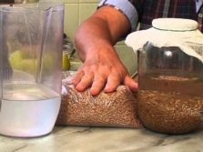 Как сделать квас в домашних условиях из хлеба без дрожжей для окрошки. Смотреть фото Как сделать квас в домашних условиях из хлеба без дрожжей для окрошки. Смотреть картинку Как сделать квас в домашних условиях из хлеба без дрожжей для окрошки. Картинка про Как сделать квас в домашних условиях из хлеба без дрожжей для окрошки. Фото Как сделать квас в домашних условиях из хлеба без дрожжей для окрошки