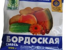 Чем подкормить ремонтантную клубнику после первого плодоношения. osobennosti uhoda za remontantnoj klubnikoj posle pervogo sbora urozhaya 11. Чем подкормить ремонтантную клубнику после первого плодоношения фото. Чем подкормить ремонтантную клубнику после первого плодоношения-osobennosti uhoda za remontantnoj klubnikoj posle pervogo sbora urozhaya 11. картинка Чем подкормить ремонтантную клубнику после первого плодоношения. картинка osobennosti uhoda za remontantnoj klubnikoj posle pervogo sbora urozhaya 11. Отличие ремонтантных сортов клубники от аналогичных заключается в способности плодоносить несколько раз за сезон, давая качественный урожай. Новички задают себе вопрос о том, чем подкормить ремонтантную клубнику, например, в августе, когда она обычно плодоносит, становится еще более актуальным. Ведь без качественного ухода, в который входит и подкормка растения, клубника может сперва снизить качество урожая, а затем и вовсе погибнуть.