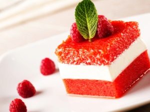 Варианты приготовления малины: обработка ягод и популярные рецепты