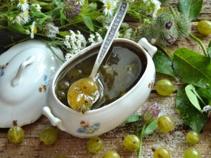 Невареное варенье из крыжовника. osobennosti prigotovleniya varenya iz kryzhovnika bez varki. Невареное варенье из крыжовника фото. Невареное варенье из крыжовника-osobennosti prigotovleniya varenya iz kryzhovnika bez varki. картинка Невареное варенье из крыжовника. картинка osobennosti prigotovleniya varenya iz kryzhovnika bez varki. О сыром варенье из крыжовника говорят как об одном из самых витаминных лакомств. Ароматные и сочные ягоды отлично подойдут для зимних заготовок. В них содержится очень много полезных веществ, к тому же вкусовые качества замечательные. Вот почему большое количество разных варений, компотов, джемов и конфитюров готовят именно из крыжовника. А для того, чтобы внести в блюдо некоторое разнообразие, хозяйки добавляют специи и пряности.