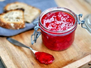 Рецепты приготовления желе из клубники на зиму
