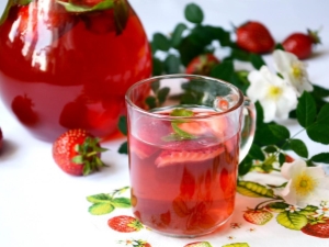 Варим компот из клубники на зиму