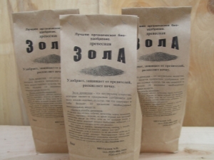 Зола для клубники: свойства и советы по применению