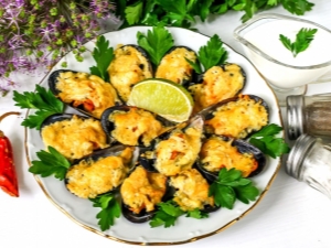 Как вкусно запечь мидии с сыром?