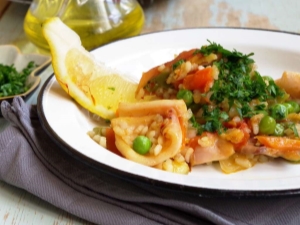 Приготовление кальмаров с овощами