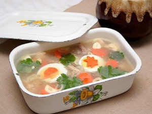 Холодец из курицы: свойства и способы приготовления