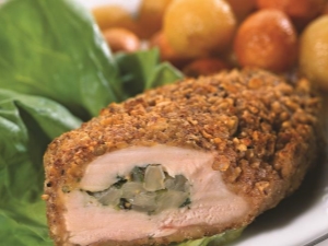 Как приготовить куриную грудку с ананасами?