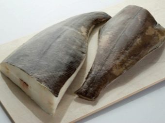 Котлеты из палтус рецепт. gotovim kotlety iz paltusa 2. Котлеты из палтус рецепт фото. Котлеты из палтус рецепт-gotovim kotlety iz paltusa 2. картинка Котлеты из палтус рецепт. картинка gotovim kotlety iz paltusa 2. После запекания блюда в духовке готовое филе палтуса с овощами распределяют по тарелкам, не нарушая целостность слоев. Сверху обед обсыпают свежим зеленым луком и подают к столу вместе с кусочком хлеба.