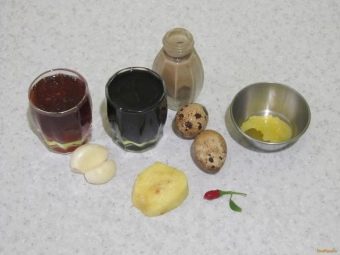 Мариновані перепелині яйця рецепт. recepty prigotovleniya marinovannyh perepelinyh yaic 7. Мариновані перепелині яйця рецепт фото. Мариновані перепелині яйця рецепт-recepty prigotovleniya marinovannyh perepelinyh yaic 7. картинка Мариновані перепелині яйця рецепт. картинка recepty prigotovleniya marinovannyh perepelinyh yaic 7. Перепелиные яйца можно сварить и съесть. Их можно добавить в тесто. Из яиц перепелов можно сделать красивые закуски на шпажках. Еще можно добавить их в салаты. Также используют яйца для украшения различных блюд. Что еще? Бутерброды приготовить с перепелиными яйцами. Нафаршировать ими блины. Все, фантазия, кажется, иссякла. Но однажды иду вдоль прилавков магазина и вижу перепелиные яйца в банке. Маринованные!