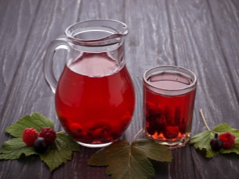 Компот из ягод черники. kak svarit kompot iz cherniki 23. Компот из ягод черники фото. Компот из ягод черники-kak svarit kompot iz cherniki 23. картинка Компот из ягод черники. картинка kak svarit kompot iz cherniki 23. Яркий и ароматный компот можно приготовить из черники. Напиток подходит для длительного хранения в погребе, он будет дополнять ваш стол на протяжении всего года. Оцените 7 вкусных ягодных рецептов с пошаговым описанием процесса. Берите на заметку любой понравившийся и радуйте своих близких.