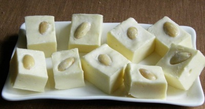 Десерт с кешью Бурфи