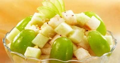 Сельдерей с фруктами, как салат