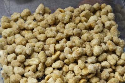 Арахис в сахарной глазури