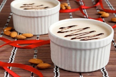 Желе из миндального молочка - Almond Pleasure
