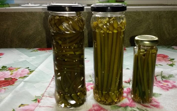 Маринованный чеснок побеги рецепт. populyarnye recepty prigotovleniya marinovannyh strelok chesnoka 19. Маринованный чеснок побеги рецепт фото. Маринованный чеснок побеги рецепт-populyarnye recepty prigotovleniya marinovannyh strelok chesnoka 19. картинка Маринованный чеснок побеги рецепт. картинка populyarnye recepty prigotovleniya marinovannyh strelok chesnoka 19. Побеги чеснока в народе называют стрелками. Все потому, что внешне они действительно напоминают остроконечные стрелки, направленные к солнцу. Побеги являются важной частью растения, ведь в момент созревания головка стрелок представляет собой маленькие зубчики чеснока, которые являются семенами. Для огородника это большой плюс: он может собрать эти побеги по осени, закопать в землю, а весной ждать новые ростки многолетнего растения.
