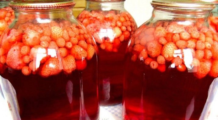 Компот из земляники рецепт. recepty prigotovleniya vkusnogo kompota iz zemlyaniki na zimu. Компот из земляники рецепт фото. Компот из земляники рецепт-recepty prigotovleniya vkusnogo kompota iz zemlyaniki na zimu. картинка Компот из земляники рецепт. картинка recepty prigotovleniya vkusnogo kompota iz zemlyaniki na zimu. Земляника – одна из самых вкусных и полезных ягод, которые можно собрать на лесных полянах или вырастить на своем участке. Она имеет ярко выраженный аромат и легкий сладко-кислый вкус. К сожалению, срок хранения свежей ягоды слишком короткий, уже через несколько дней она превращается в кашицу и теряет привлекательный вид.