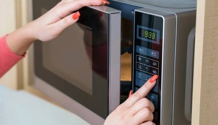 Рецепты из сушеной клубники. sushenaya klubnika recepty i pravila hraneniya 7. Рецепты из сушеной клубники фото. Рецепты из сушеной клубники-sushenaya klubnika recepty i pravila hraneniya 7. картинка Рецепты из сушеной клубники. картинка sushenaya klubnika recepty i pravila hraneniya 7. Разнообразие ягод так радует в летнюю пору, что хочется сохранить их аромат и вкус на длительное время. Кто-то варит их них варенье, замораживает ягоды, готовит пастилу или цукаты. Однако ягоды можно и высушить. Сделать это в домашних условиях очень легко.