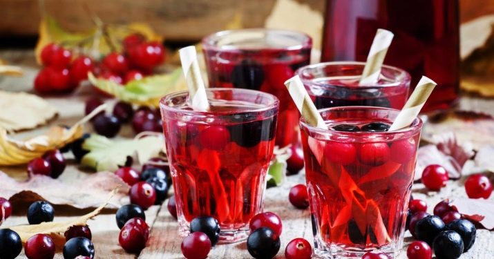 Компоты из свежих ягод. kompot iz yagod svojstva i pravila prigotovleniya 1. Компоты из свежих ягод фото. Компоты из свежих ягод-kompot iz yagod svojstva i pravila prigotovleniya 1. картинка Компоты из свежих ягод. картинка kompot iz yagod svojstva i pravila prigotovleniya 1. Каждый освежается в летнюю жару по-своему: кто квасом и лимонадом, а некоторые предпочитают холодненький компот из ягод. Это и правда вкусно, а еще очень полезно, если правильно сварить напиток, чтобы по максимуму сохранить все ценное. А если вы до сих пор не знаете как сварить кисель из вишен, тогда советуем ознакомится и с этим рецептом тоже.